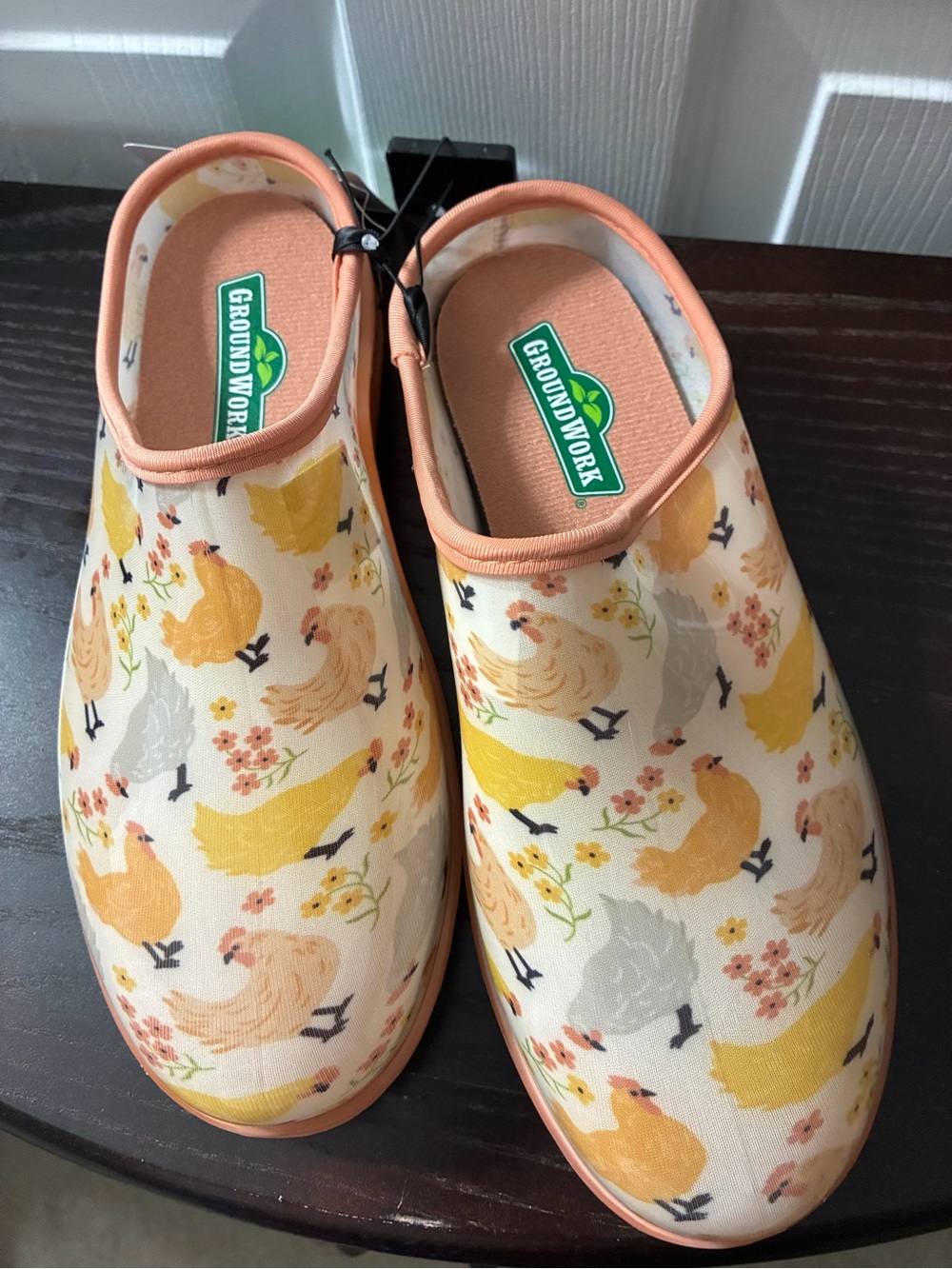 Groundwork Floral Chicken Print Slip-On Clogs in Peach Size 9 - Picture 2 of 7